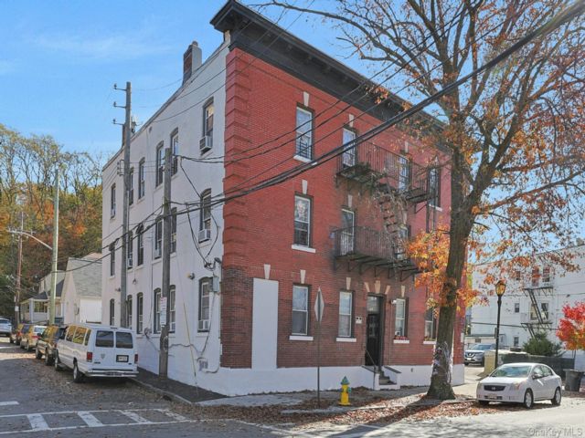 [White Plains Real Estate, listing number 7305654]