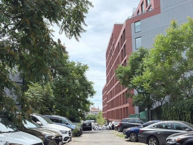  4 BR,  2.00 BTH &nbsp;Other style home in Lefferts Garden
