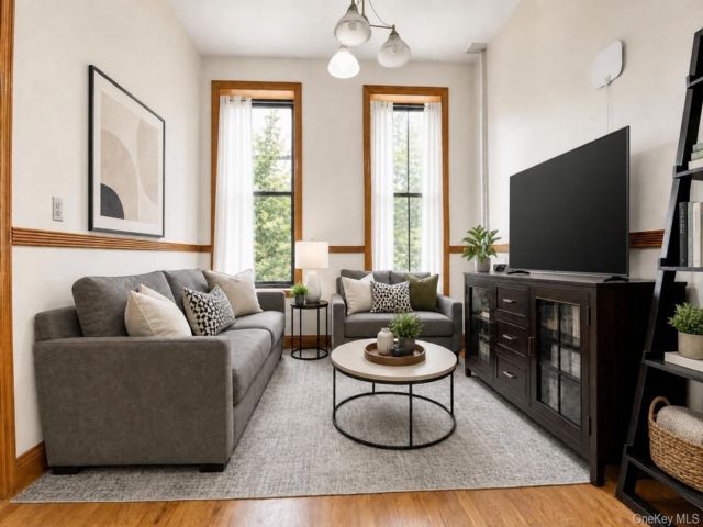 15 BR,  7.00 BTH &nbsp;House style home in Bedford Stuyvesant