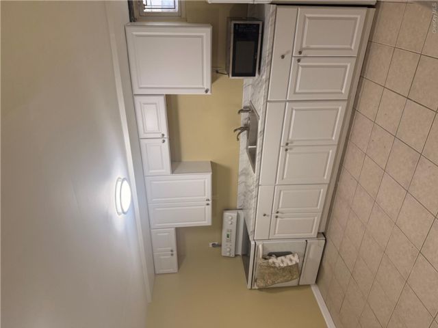  2 BR,  2.00 BTH &nbsp;Exp cape style home in Roosevelt