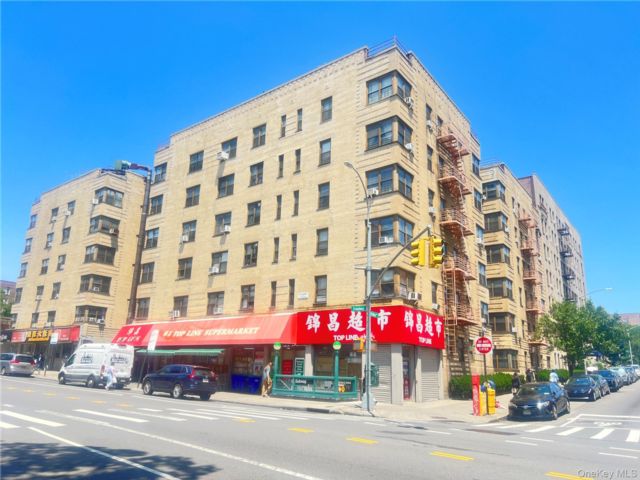  1 BR,  1.00 BTH &nbsp;Other style home in Elmhurst