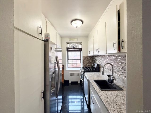  1 BR,  1.00 BTH &nbsp;Other style home in East Elmhurst