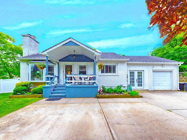 3 BR,  2.00 BTH &nbsp;Mid-century mod style home in Brentwood