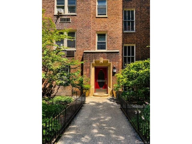  1 BR,  1.00 BTH &nbsp;Other style home in Woodside
