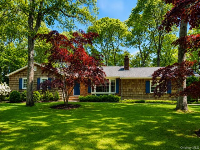  3 BR,  2.00 BTH &nbsp;Ranch style home in Remsenburg