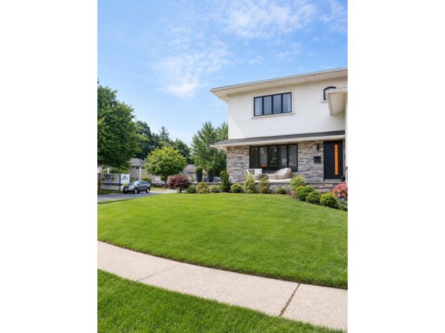  4 BR,  3.00 BTH &nbsp;Split level style home in East Meadow