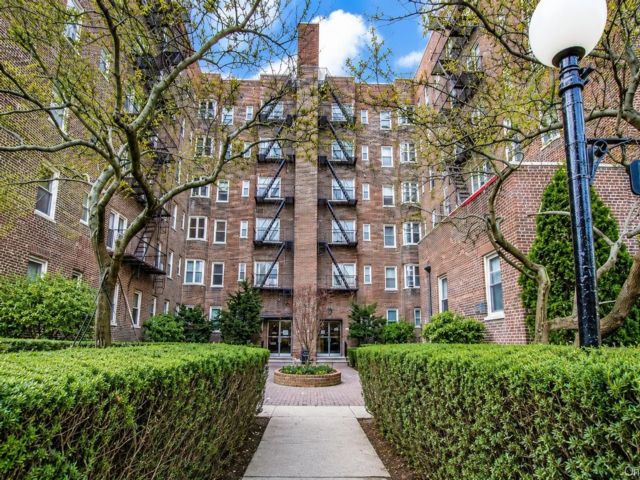  1 BR,  1.00 BTH &nbsp;Other style home in Jamaica Hills