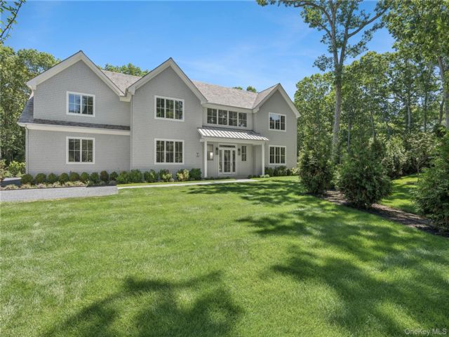  8 BR, 10.00 BTH &nbsp;Traditional style home in Bridgehampton