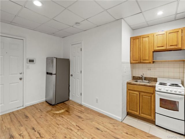  1 BR,  1.00 BTH &nbsp;Other style home in Bayville