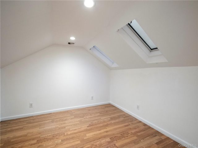 [PHOTO]