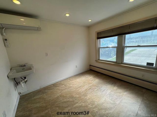 [PHOTO]
