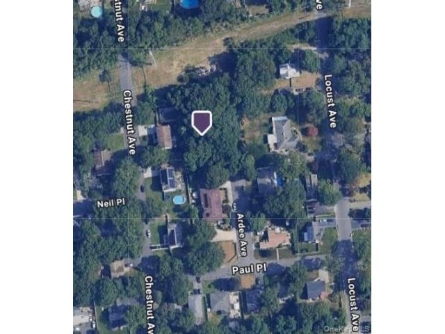 Lot <b>Size:</b>  &nbsp;House style home in Ronkonkoma