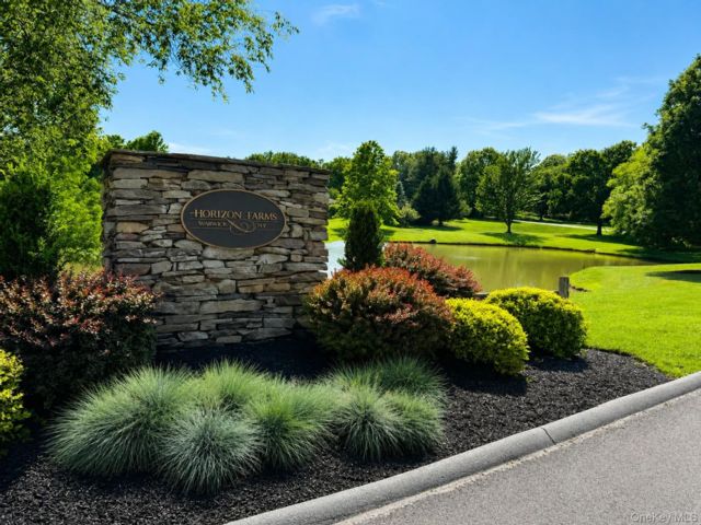  4 BR,  3.00 BTH &nbsp;Colonial style home in Warwick