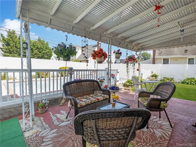 [PHOTO]