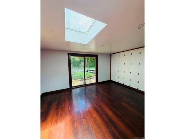  5 BR,  3.00 BTH &nbsp;Exp ranch style home in Great Neck