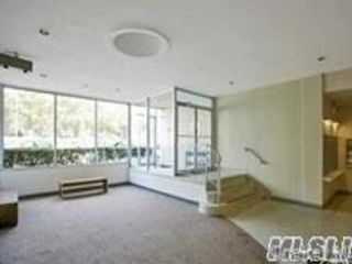 [PHOTO]