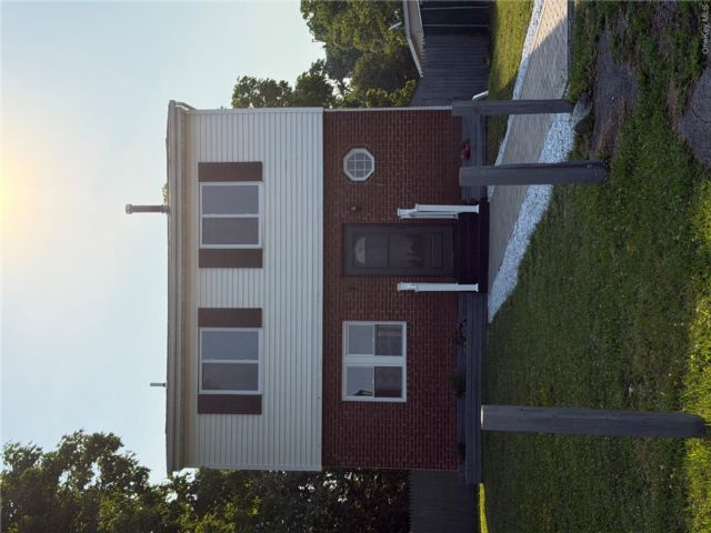  3 BR,  2.00 BTH &nbsp;House style home in Beacon