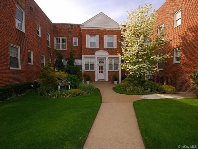  1 BR,  1.00 BTH &nbsp;Other style home in Rockville Centre