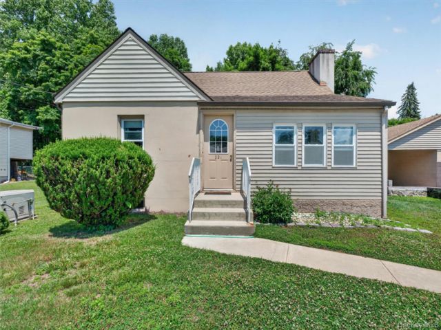  4 BR,  2.00 BTH &nbsp;Cape cod style home in Buchanan