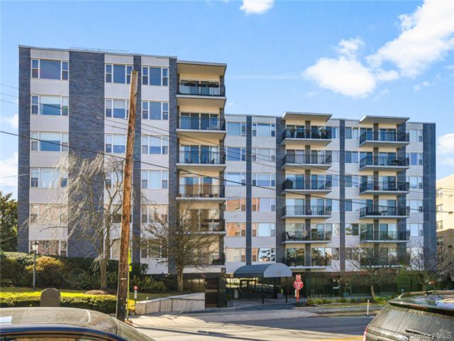 [White Plains Real Estate, listing number 7306517]