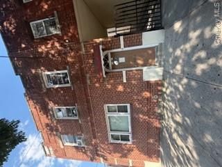  2 BR,  1.00 BTH &nbsp;Includes legal  style home in Corona