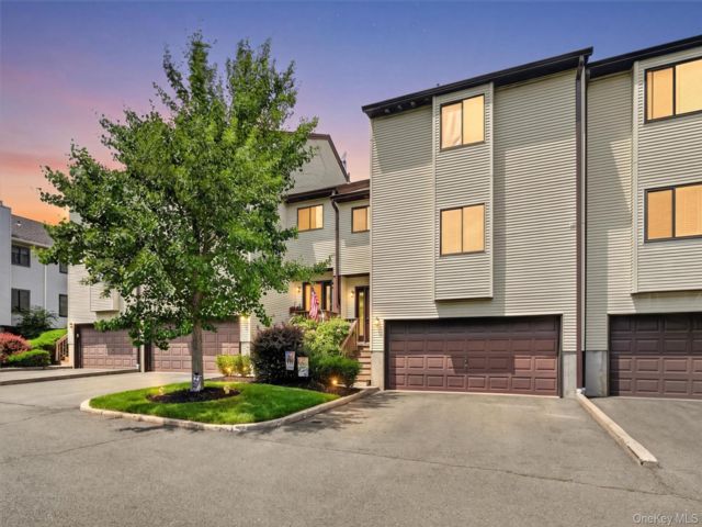  1 BR,  1.00 BTH &nbsp;Garden style home in Nanuet