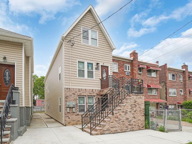 [Wakefield Real Estate, listing number 7306607]