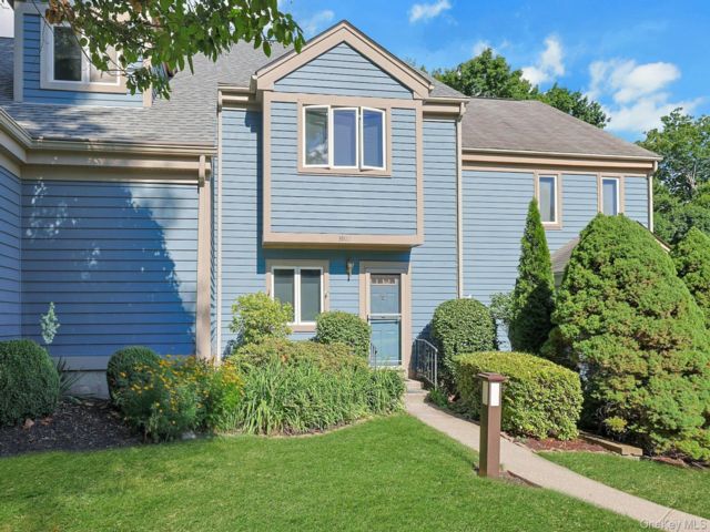  2 BR,  3.00 BTH &nbsp;Condo style home in Peekskill