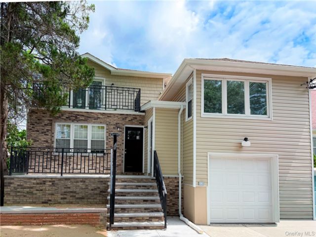  4 BR,  3.00 BTH &nbsp;Modern style home in Rosedale