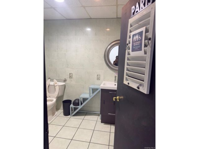 [PHOTO]
