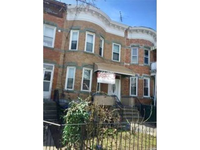  4 BR,  1.00 BTH &nbsp;Colonial style home in Richmond Hill