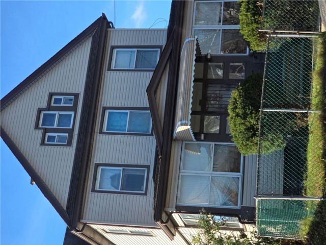  3 BR,  2.00 BTH &nbsp;Colonial style home in Springfield Gardens