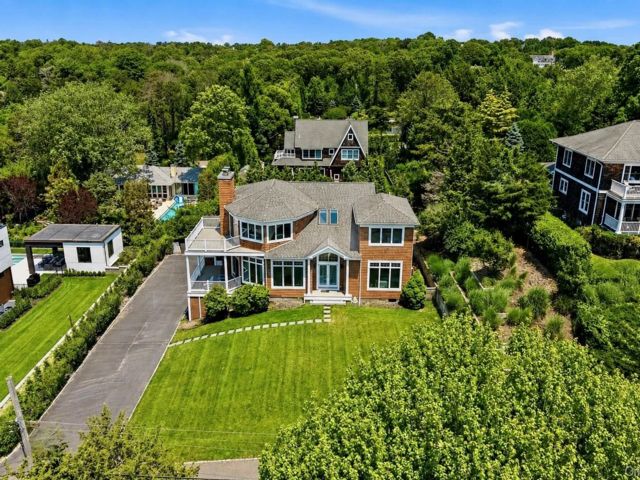 [Southampton Real Estate, listing number 7306747]