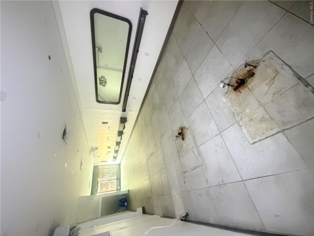 [PHOTO]
