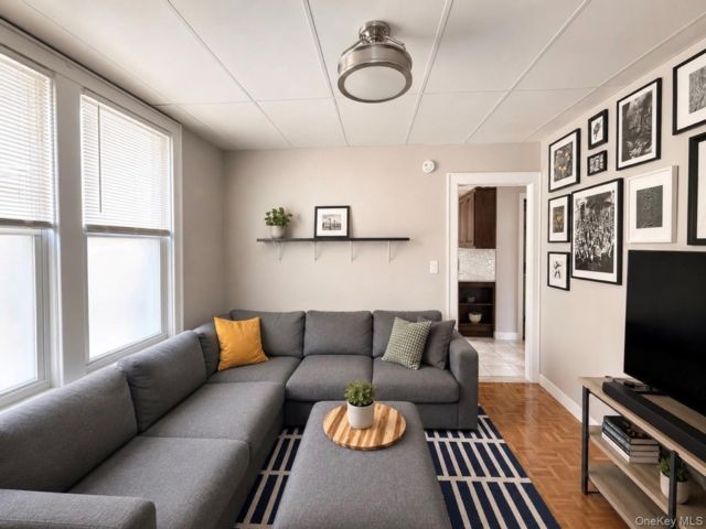  2 BR,  1.00 BTH &nbsp;Other style home in Maspeth