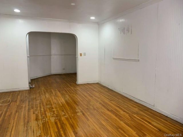 [Jackson Heights Real Estate, listing number 7306837]
