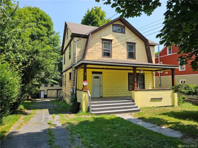  4 BR,  2.00 BTH &nbsp;Colonial style home in Monticello