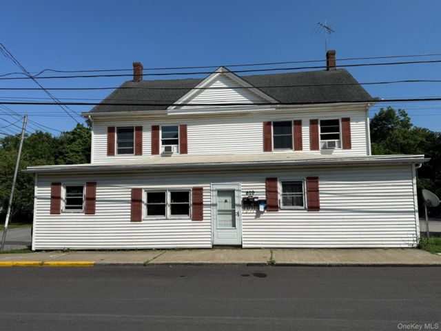  2 BR,  1.00 BTH &nbsp;Contemporary style home in Maybrook