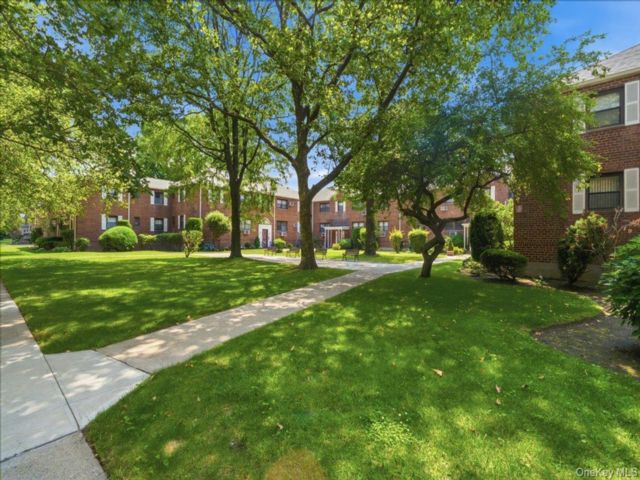 [Howard Beach Real Estate, listing number 7306897]