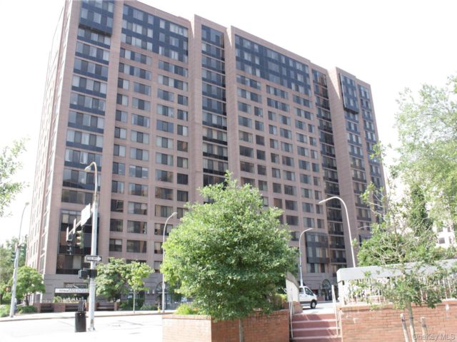 [White Plains Real Estate, listing number 7306917]