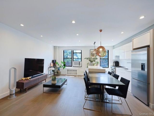  2 BR,  1.00 BTH &nbsp;Other style home in Kew Gardens