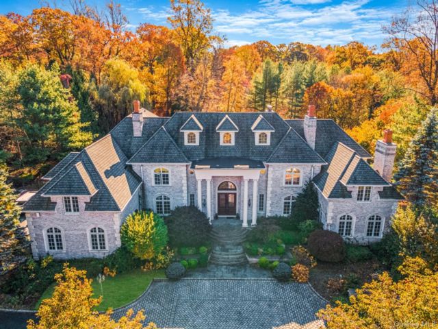  6 BR,  7.00 BTH &nbsp;Contemporary style home in Sands Point