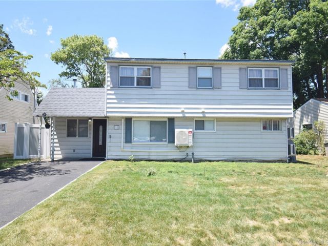 [Westbury Real Estate, listing number 7306989]