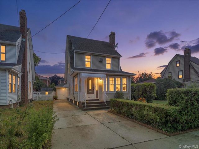  4 BR,  3.00 BTH &nbsp;Colonial style home in Little Neck