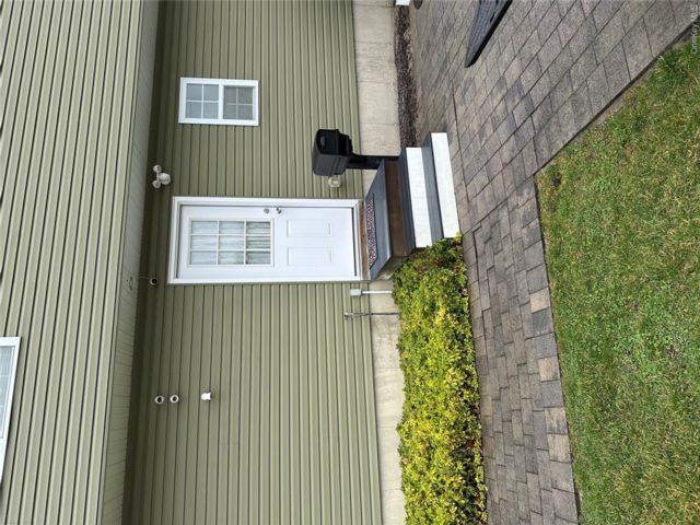  1 BR,  2.00 BTH &nbsp;Cape cod style home in Selden
