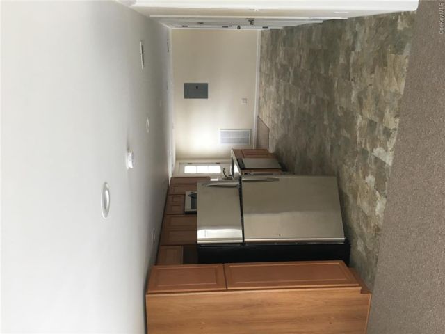 [PHOTO]