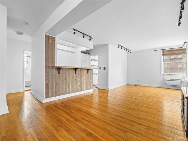 [Bronxville Real Estate, listing number 7307034]