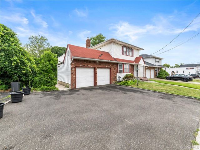[PHOTO]