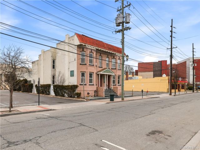 Studio,  0.00 BTH &nbsp;House style home in Lynbrook