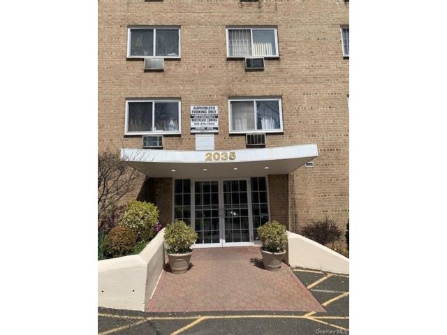 Studio,  1.00 BTH &nbsp;Mid rise style home in Yonkers